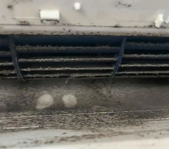 新邵空调吹的风有股烧焦味是怎么回事